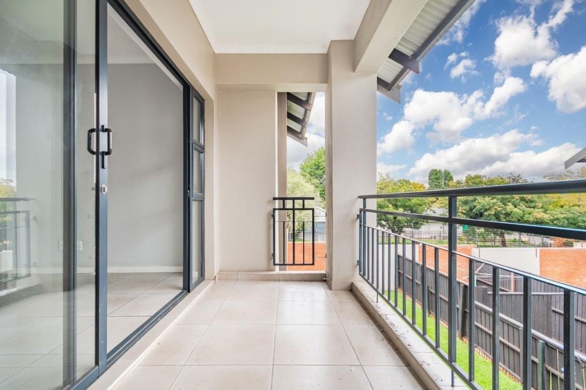 Upstairs unit. - Photo 4