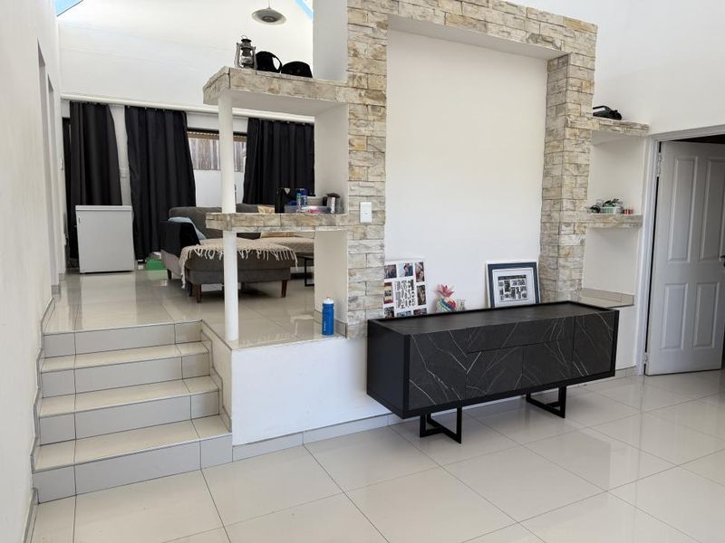 4-Bedroom House [ Elisenheim] - For SALE! - Photo 10