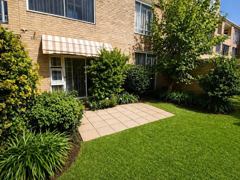 SECURE GROUND FLOOR UNIT - Photo 1