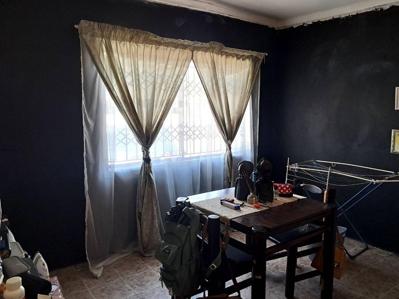 2 Bedroom House For Sale in Ga-Rankuwa Unit 16 - Photo 6