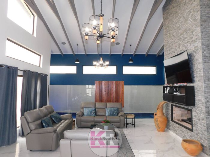 Property #2400769, House For Sale in Henties Bay Central