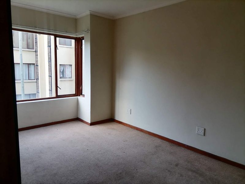 **Charming 2-Bedroom Apartment for Sale in 21 Zambezi Estates** - Photo 4