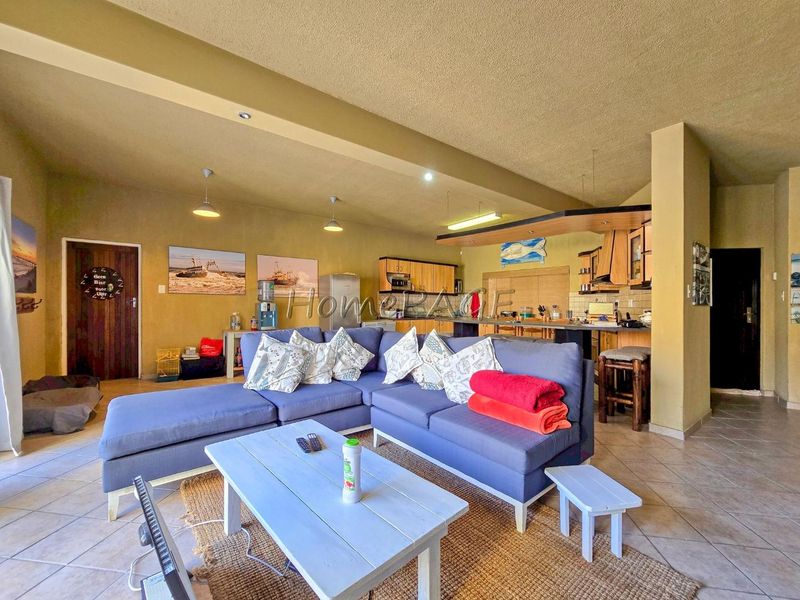 Long Beach Ext 1, Walvis Bay:  Rustic, INTERESTING Home is for sale - Photo 4