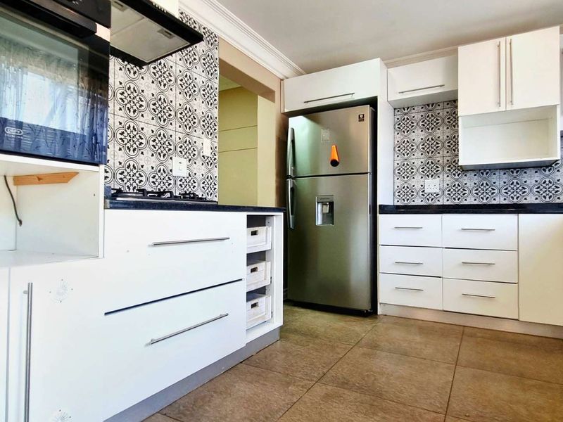 3 En-Suite Bedroom Townhouse-Style Rental | Umgeni Park, Durban North - Photo 4