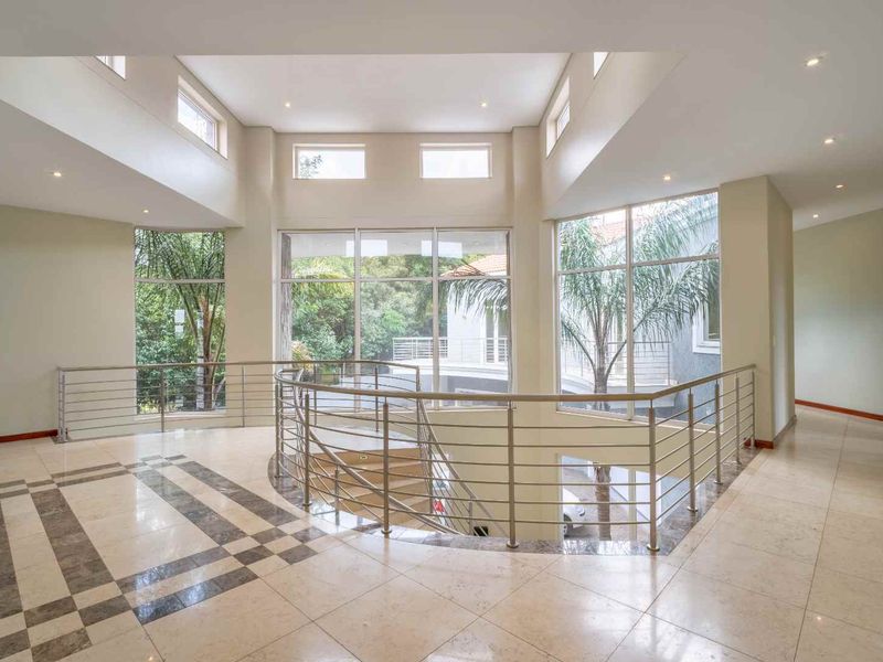 Rare 6-Bedroom Ambassadorial Residence with breathtaking views - Photo 5