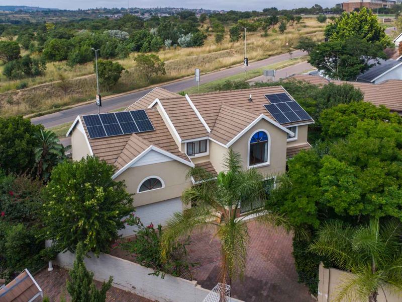 4 Bedroom House For Sale - Photo 4