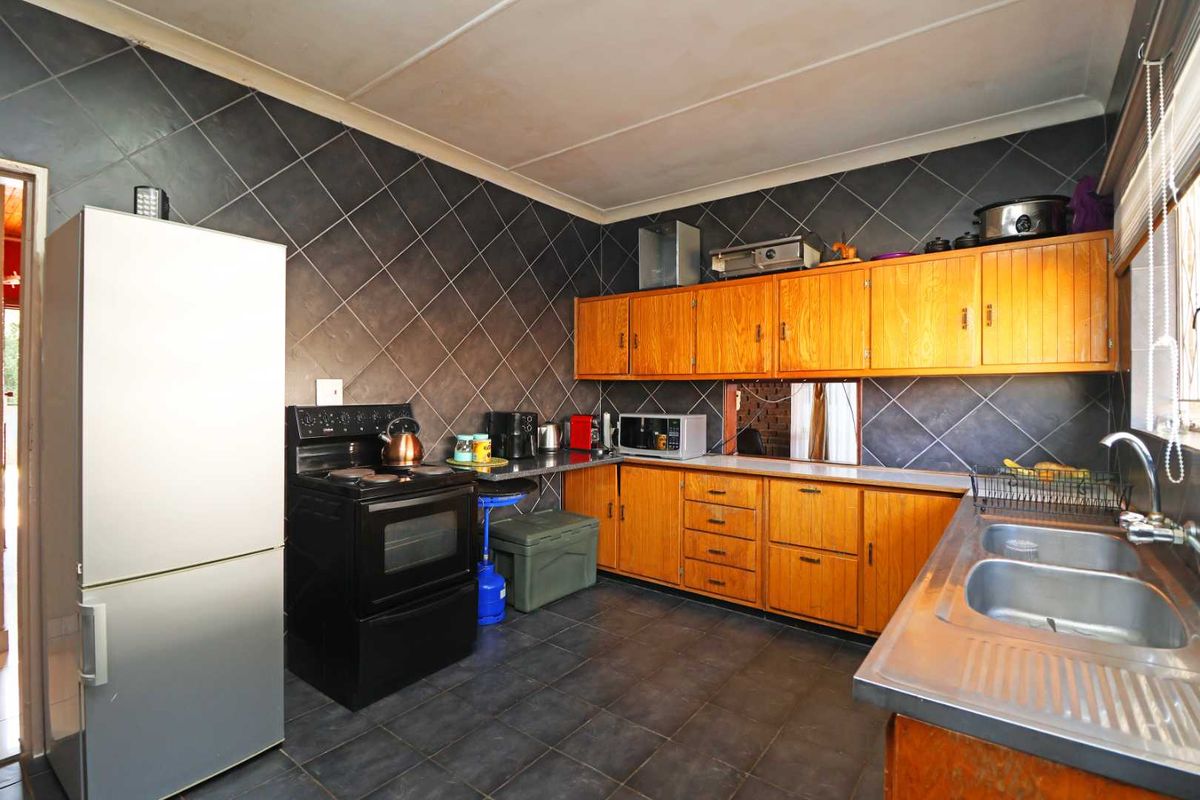 Cozy home with beautiful Entertainment features - Photo 5
