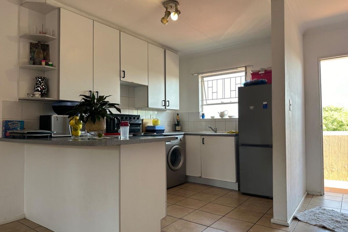 Timeless! Spacious! This one has it all! - Photo 5