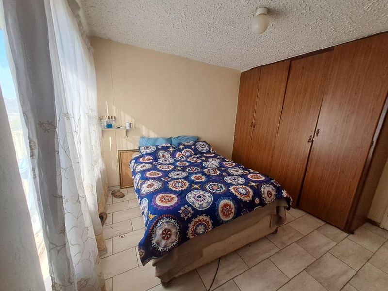 2 Bedroom Flat for sale - Photo 9