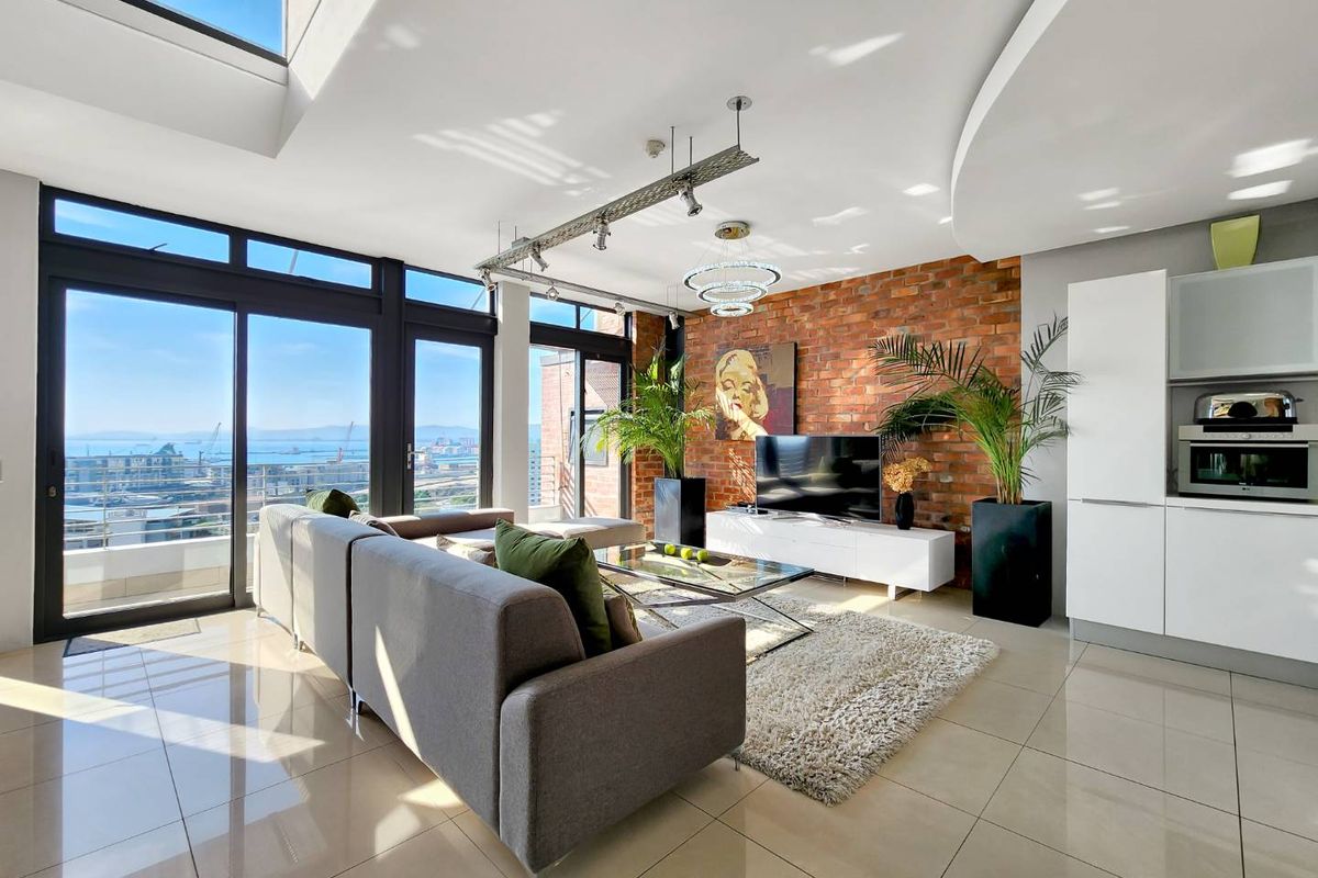 Industrial Chic Penthouse with private roof terrace - Photo 3