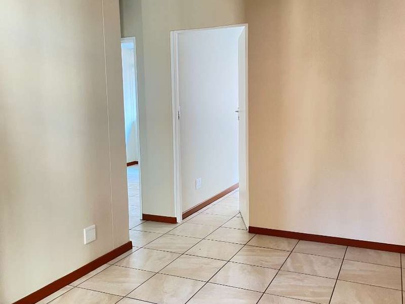 2 Bedroom Apartment to Rent in Sunnyside, Pretoria | Percy - Photo 2