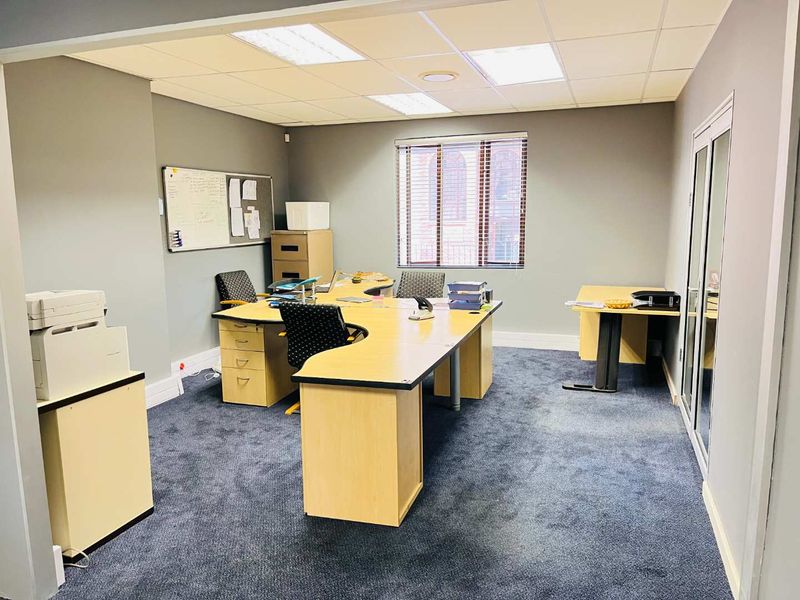 Commercial Propery/Office for Rental in Honeydew - Roodepoort. - Photo 3