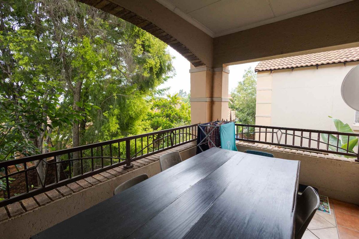 2 Bedroom Top-Floor Apartment for Sale in Papillon Equestria - Photo 3