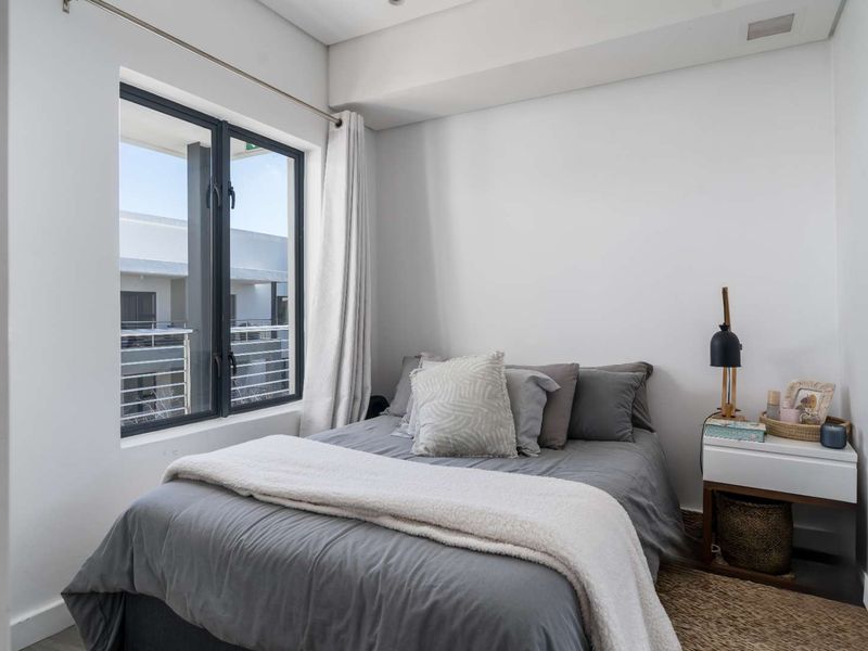 Modern 2 Bed 2 Bath 2 Parking -  Living in the Heart of Stellenbosch – 95 on Bird Street Apartments - Photo 7