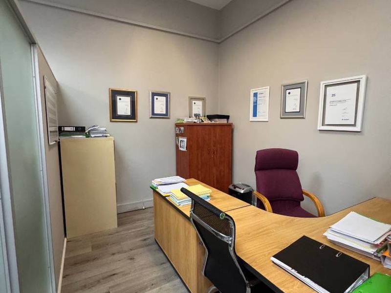 Prime retail for sale Parliament Street - Photo 2