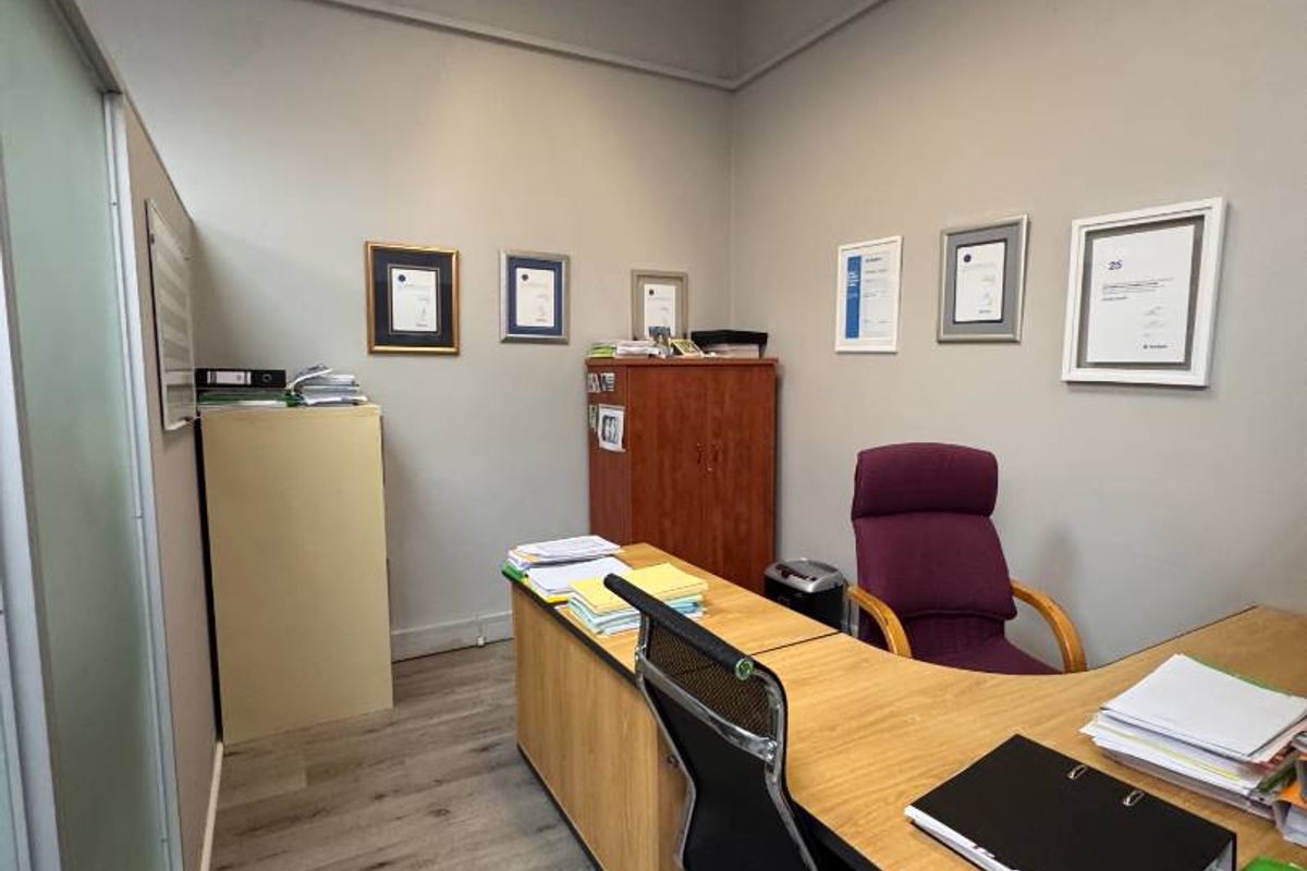 Prime retail for sale Parliament Street - Photo 2