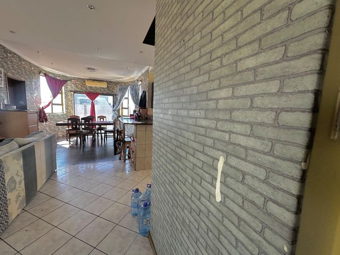 Property #2493797, House For Sale in Cimbebasia