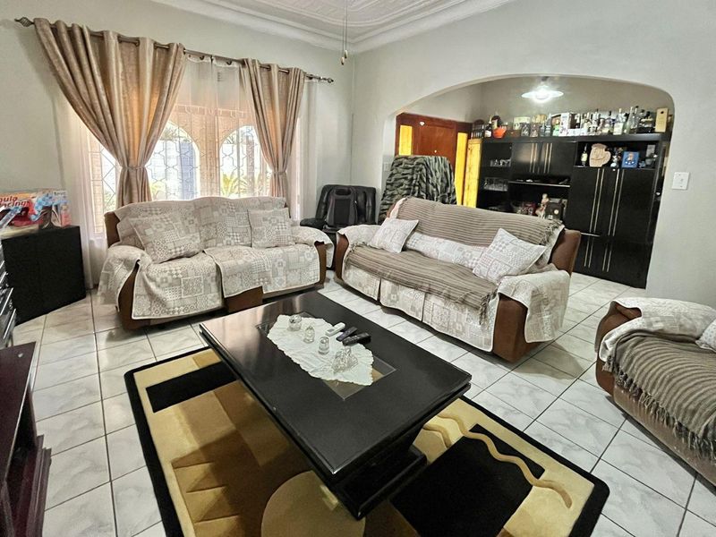 Germiston South Treasure: Classic Charm Meets Modern Living - Photo 7