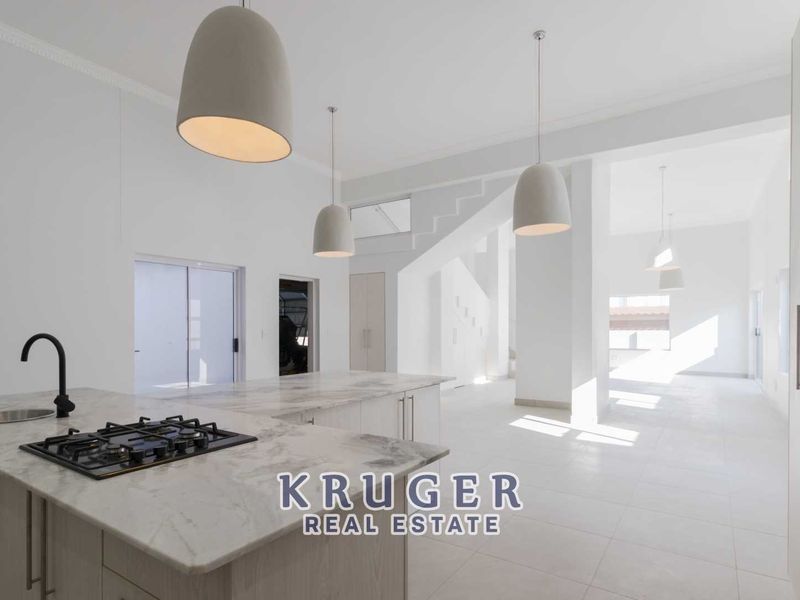 Brand-New Home with Distant Sea Views - Photo 6