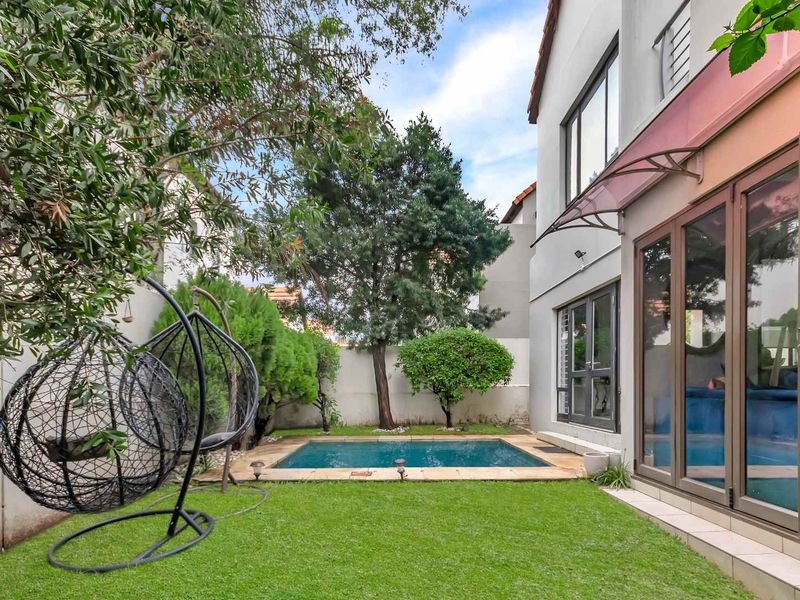 MODERN 3 BEDROOM 2 BATHROOM CLUSTER HOME FOR SALE IN FOURWAYS - Photo 7