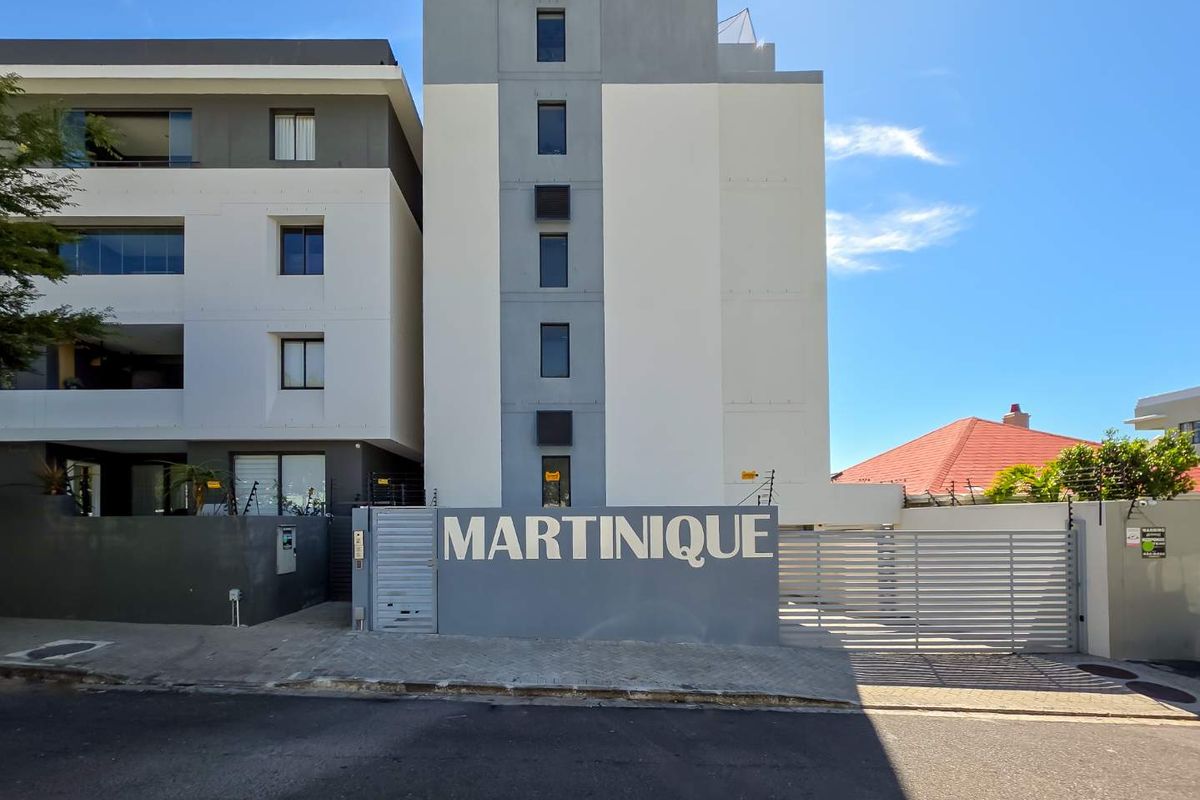 Beautifully designed and curated home in the heart of Fresnaye - Photo 3
