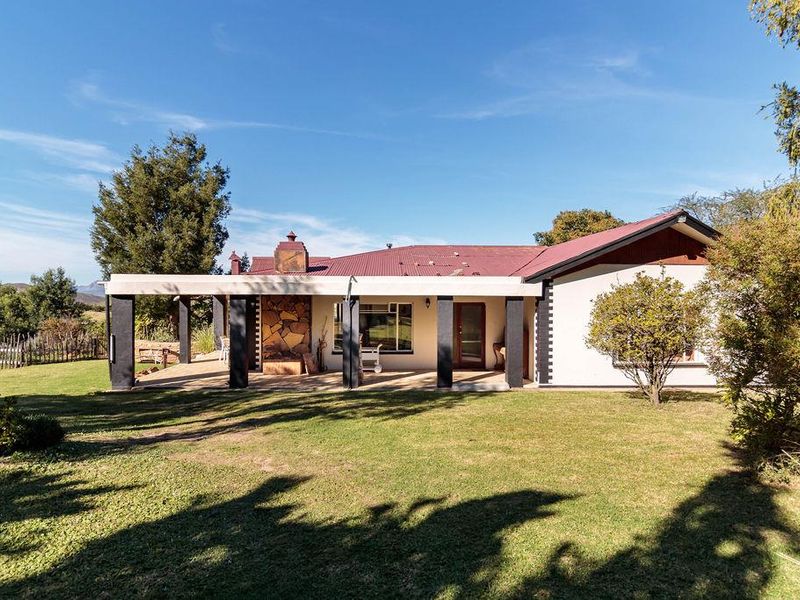 "Off-Grid Oasis with 6 Dwellings in the Heart of the Langkloof!" - Photo 4