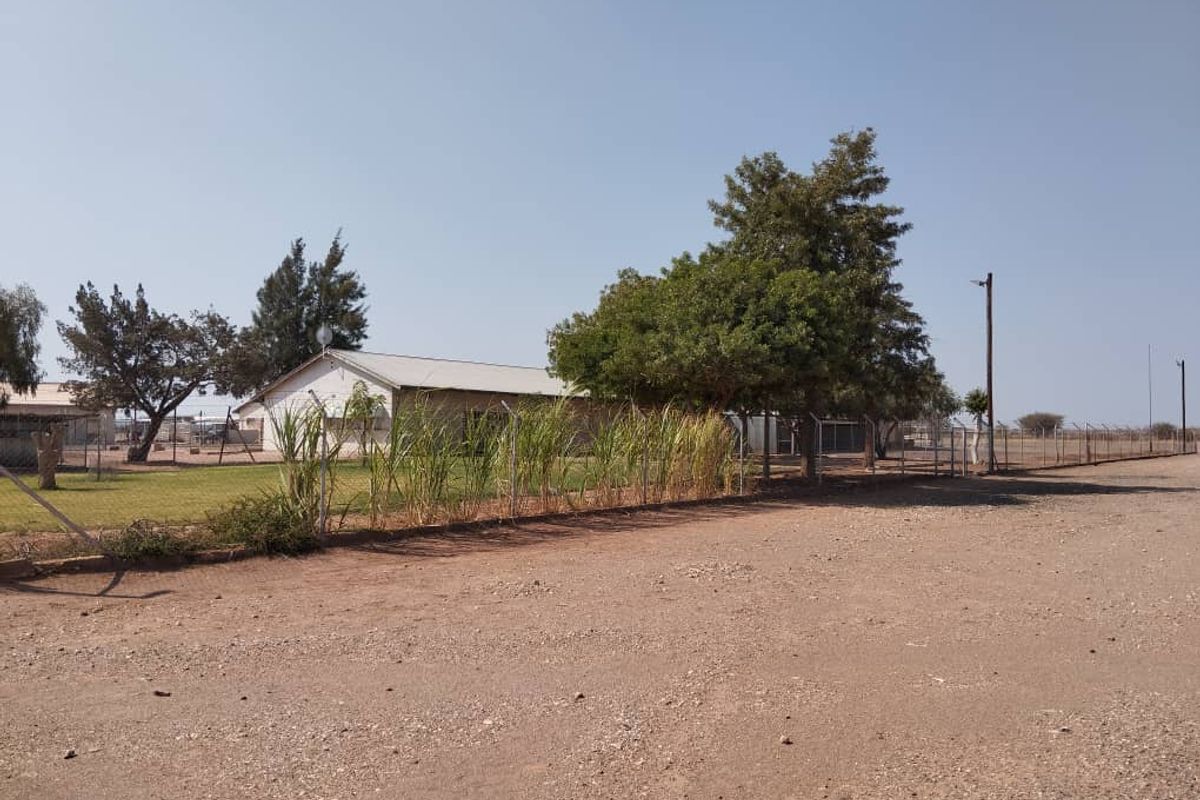 PERFECTLY LOCATED INDUSTRIAL ERF FOR SALE IN MARIENTAL – 2 OPTIONS!! - Photo 5
