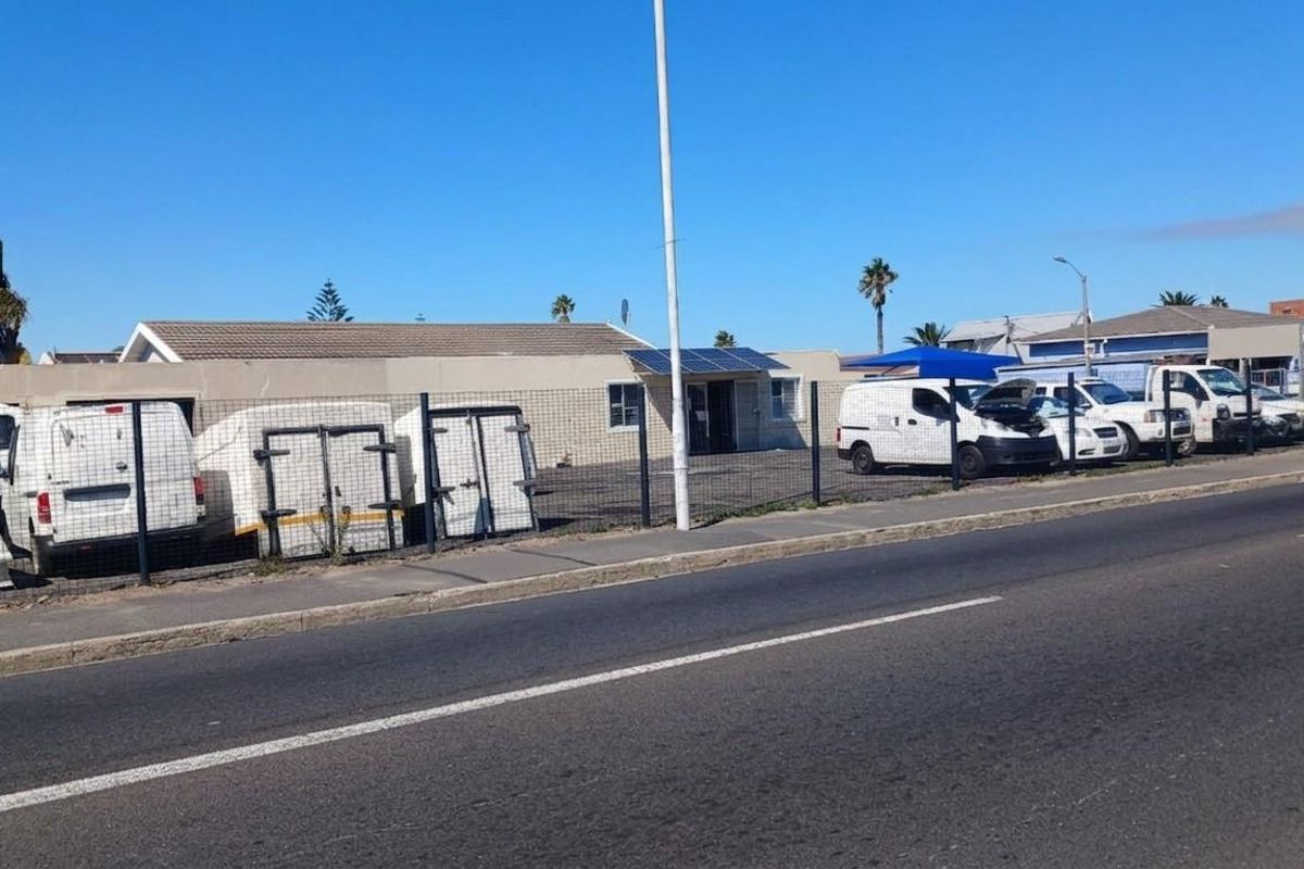 Prime Corner Commercial Property on Main Road - Photo 3