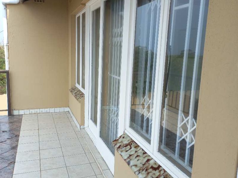 3 Bedroom Home with Balcony Seaview - Photo 7