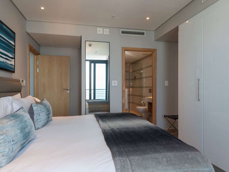 Where skyline views, modern luxury, and amenities seamlessly merge. - Photo 8