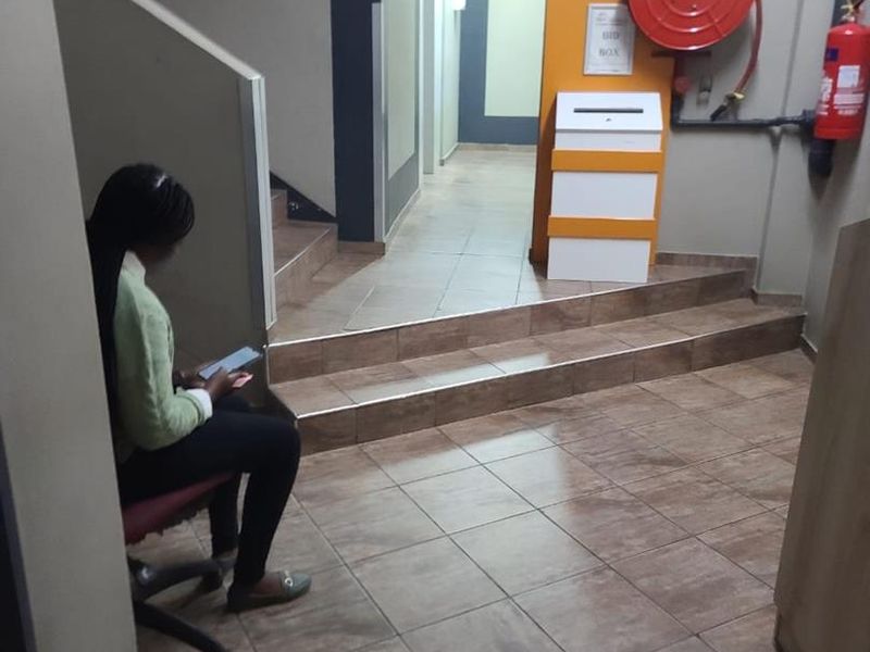 Office to let Northern Industrial - Photo 8