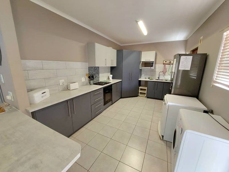 3 Bedroom Self-catering House - Photo 4