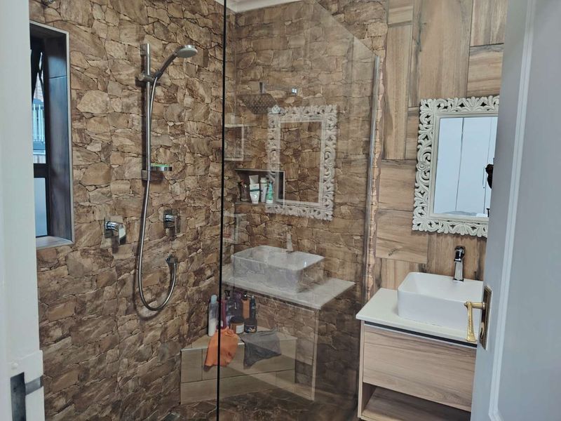 Stunning 4-Bedroom Townhouse in Secure Complex – Benoni Town - Photo 10