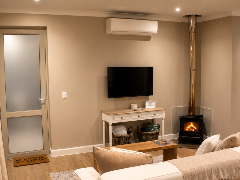 Luxury Fully Furnished 1-Bedroom Apartment in the Heart of Franschhoek | Available 1 August – 31 October 2026 - Photo 3