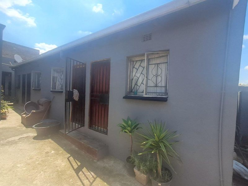 A Bachelor In Ivory Park - Photo 7