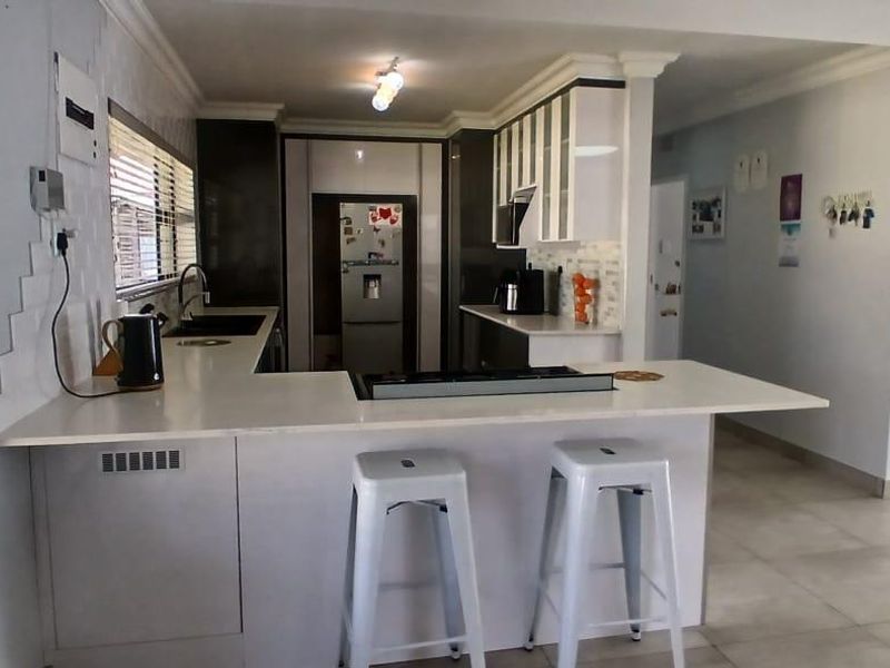 4 Bedroom Home for Sale in Raceview! - Photo 2