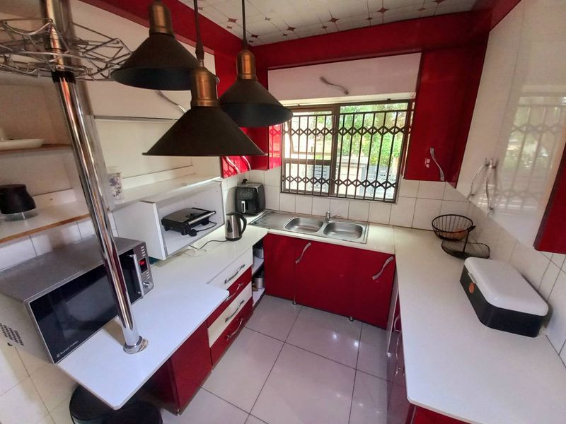 Three bedrooms house for sale in Elandspoort - Photo 3