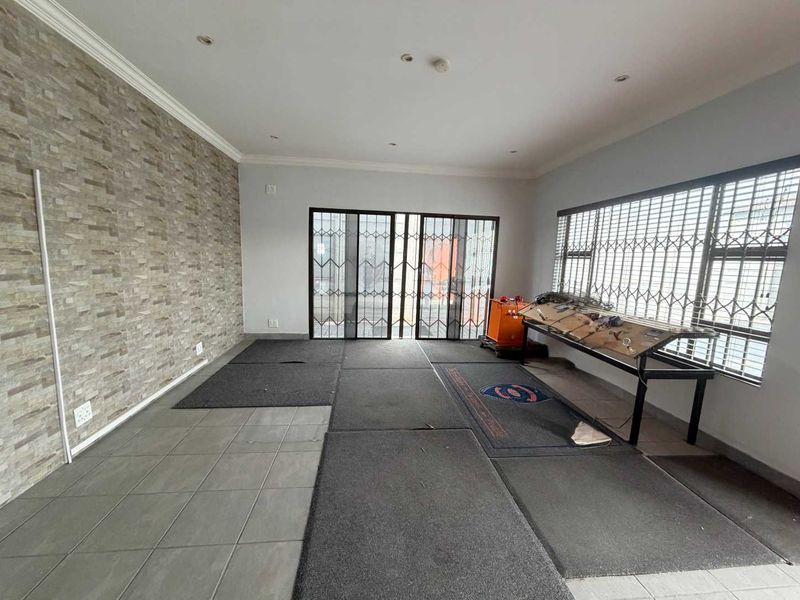 Prime Double Story Property with Exceptional Business Potential in New Redruth - Photo 3