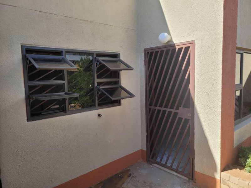 House for sales in Katutura- Malaka Draai - Photo 9