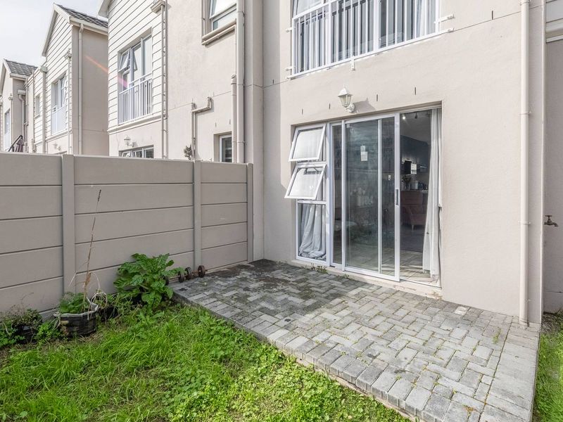 2 Bedroom Townhouse For Sale In Saint Square - Photo 4