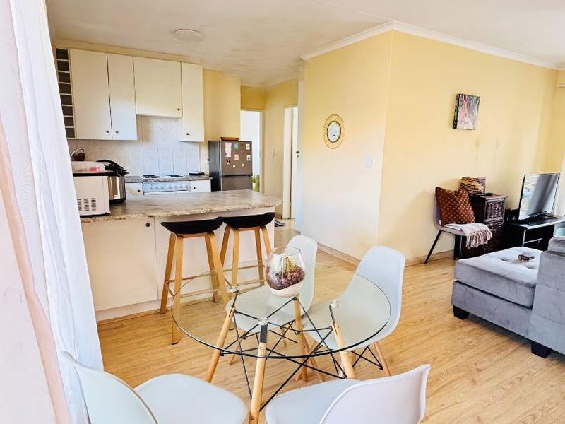 Prime Location Perfection: Your Dream Apartment Awaits - Photo 5