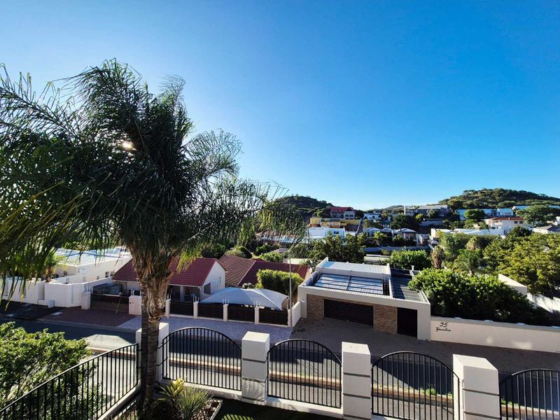 Luxurious Ludwigsdorf Family Home - Photo 6