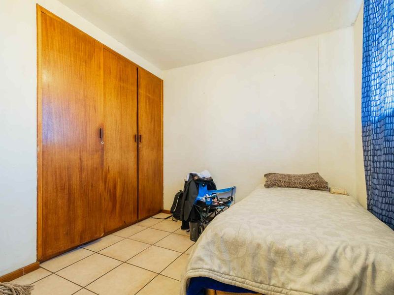 Spacious 5-Bedroom Apartment - Photo 4