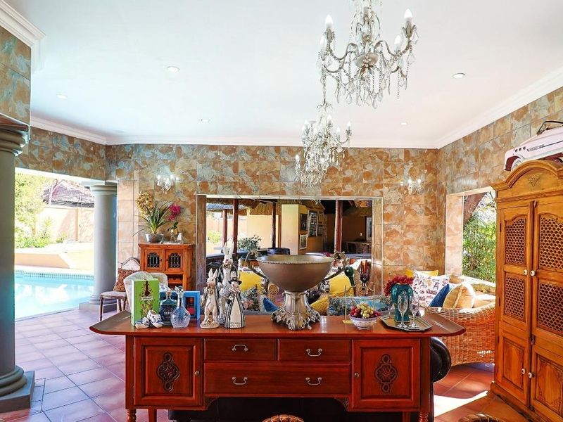 Alberante Security Estate Mansion! - Photo 10