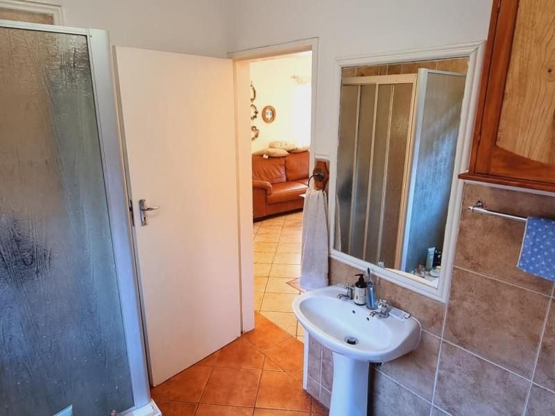 For Rent: Prime Location 2-Bedroom Townhouse - Photo 8