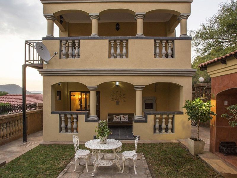 Premier Hospitality Investment | Established Guest Lodge in the Heart of the Panorama Region - Photo 4