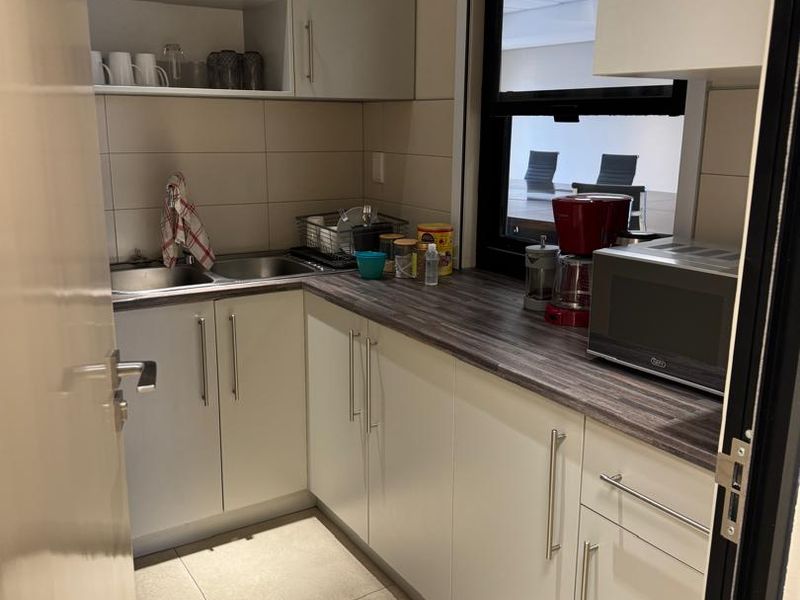 AGRADE OFFICES TO LET - Photo 5