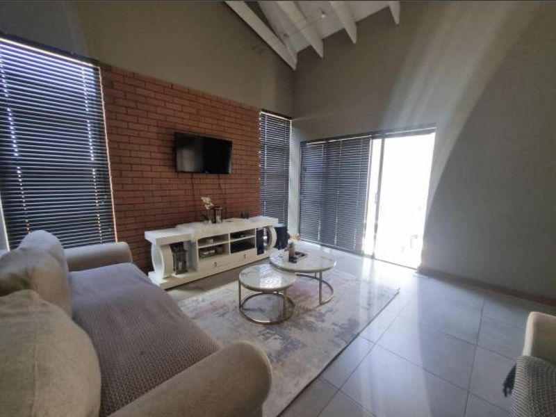 Modern 3 Bedroom House In Prestigious Stone Creek, Wild Olive Estate - Photo 4