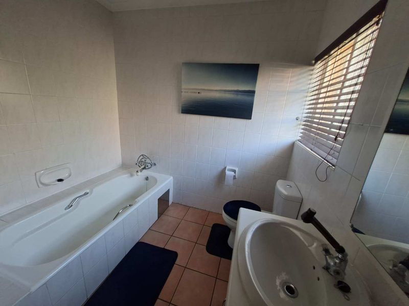 Peaceful Living in a Tranquil Setting - Photo 8
