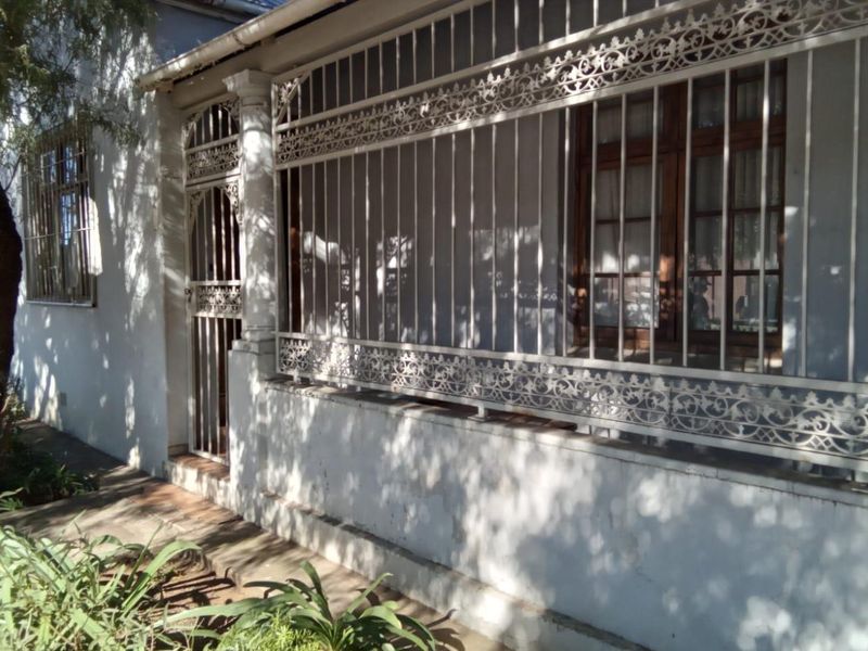 Exceptional Value in Newlands – Family Home with Flatlet, Pool & Dual Entrances! - Photo 1